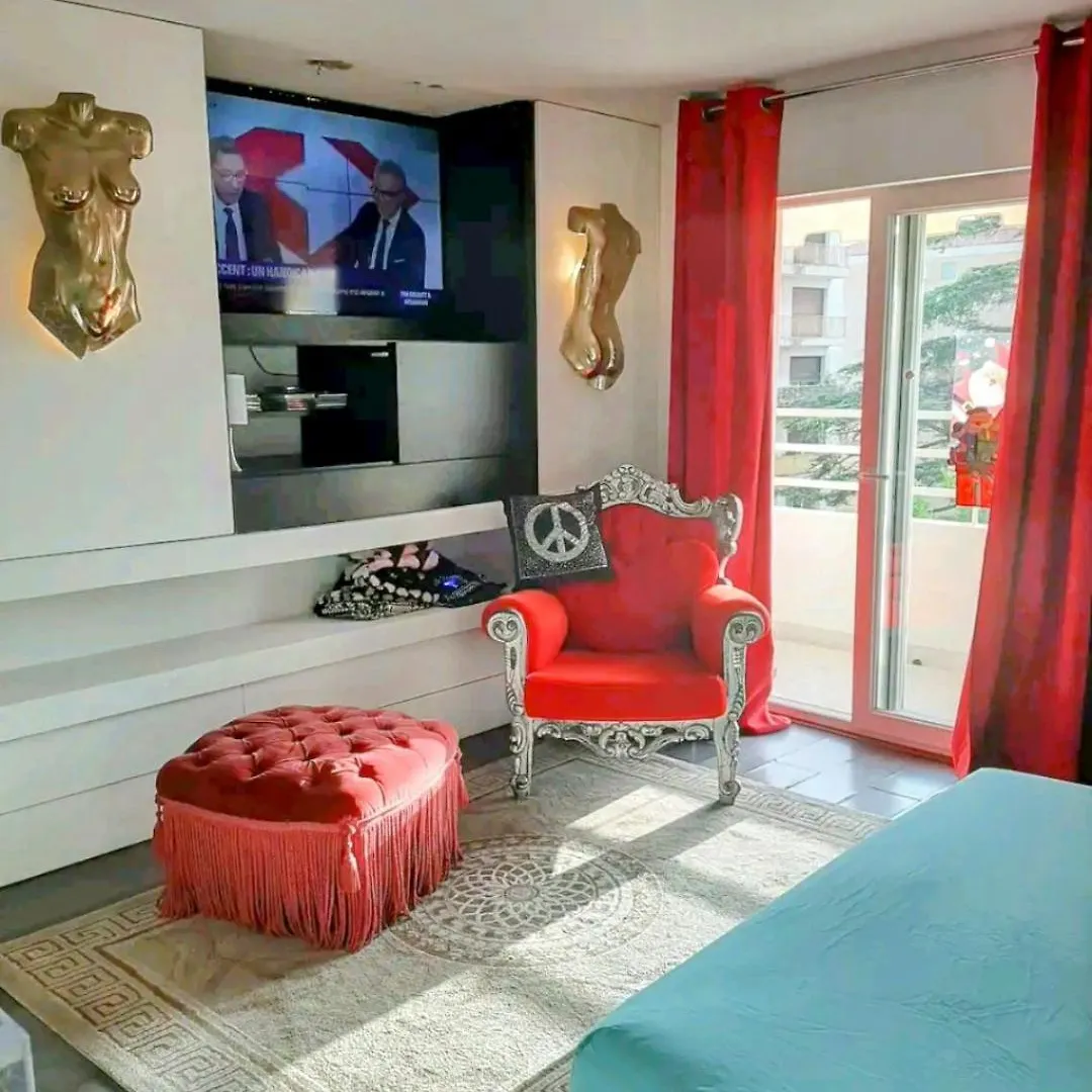 Two Rooms Terrace Cannes 0*,  France