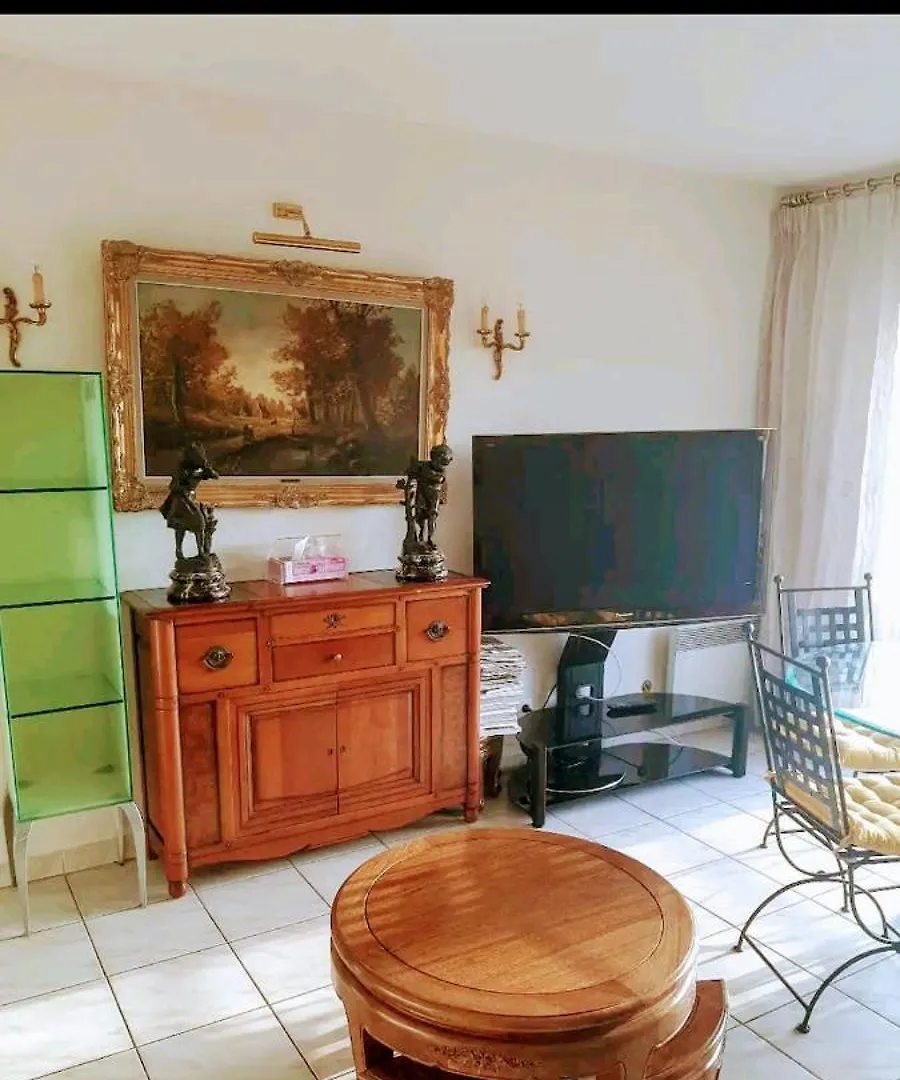 Two Rooms Terrace Cannes 0*,  France